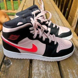 Air Jordan one mid atmosphere